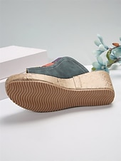 abordables Sandalias de cuña-Sandalias de cuña multicolores para mujer: elegantes sandalias tipo slide con punta abierta y plataforma cómoda para conjuntos casuales de verano