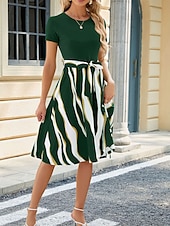tanie Sukienki w paski i geometryczne-Damskie Sukienka mini Sukienka t-shirtowa Sukienka A line Sukienka sportowa Codzienny Urlop Ulica Codzienny Regularny Graficzny Krótki rękaw Półgolf Czarny Wino Granatowy Błękit nieba Lato