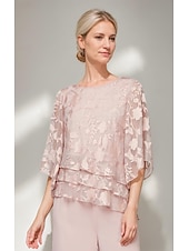 preiswerte Hosenanzüge für Mama-Jumpsuit  Hosenanzug Brautmutter Blumenspitze Elegant Einfach Minimalistisch Bootsausschnitt Bodenlange Chiffon 3/4 Länge Ärmel mit Rüschchen Kaskadierende Rüschen Einfarbig