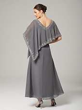 economico Lunghezza del pavimento-Abito madre della sposa a colonna  a sheaths elegante scollo a V lungo fino al pavimento in chiffon maniche a metà con perline