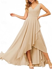 economico Abiti da damigella-Linea ad A Vestito da damigella Scollo a V Senza Maniche Elegante Asimmetrico Chiffon con Volant / Arricciatura 2022