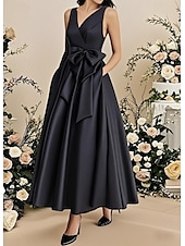 preiswerte Brautjungfernkleider-A-Linie Brautjungfernkleid V-Ausschnitt Ärmellos Elegant Knöchellänge Satin mit Schleife(n)  Falten