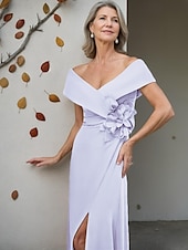 baratos Comprimento do chão-vestido de mãe da noiva em corte A vestido derby elegante com fenda alta ombros de fora comprimento até o chão crepe sem mangas com flor franzida 2025