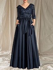 billiga Golvlängd-A-linjeformad Mor till Bruden Klänning Bröllop Gäst Elegant V-ringad Golvlängd Satin Spets 3/4 Längd Ärmar Med Spetsrosett Fickor