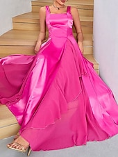 abordables Robes de cocktail-Trapèze Robes de Quinceanera Elégant Robe Mariage robe demoiselle d honneur Mi-long Sans Manches Col Carré Polyester Décolleté dans le dos avec Plissé Volants 2025