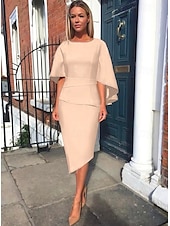preiswerte Teelänge-Sheath Kleid der Mutter der Braut Hochzeitsgast Elegantes Einfaches Plus Size Juwel Dekolleté Asymmetrisch Knie Länge Charmeuse Halblange Ärmel mit Stufen kostenlose Sondergröße