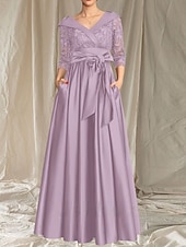 billiga Golvlängd-A-linjeformad Mor till Bruden Klänning Bröllop Gäst Elegant V-ringad Golvlängd Satin Spets 3/4 Längd Ärmar Med Spetsrosett Fickor