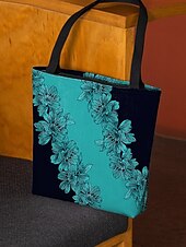 economico Borsette e borse tote-&quot;borsa tote floreale per donna – elegante borsa di grande capienza con motivo floreale nero e rosa, perfetta per lo shopping, i viaggi e l&#039;uso quotidiano&quot;