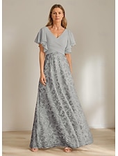 abordables Longueur du plancher-Robe de mère de la mariée trapèze élégante vintage simple col en V longueur au sol en mousseline de soie à volants manches courtes avec dentelle florale paillettes 2025