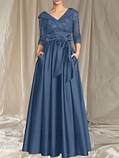 billiga Golvlängd-A-linjeformad Mor till Bruden Klänning Bröllop Gäst Elegant V-ringad Golvlängd Satin Spets 3/4 Längd Ärmar Med Spetsrosett Fickor