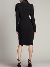 preiswerte Teelänge-Schlauchkleid Brautmutterkleid Hochzeitsgast Kirche Elegant Einfach luxuriös V Ausschnitt Knielang Satin Krepp Langarm mit Applikationen 2025
