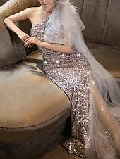 abordables Robes de Soirée-Ligne A Robes de soirée Élégant Robe Mariage robe demoiselle d honneur Traîne Balayage Sans manches Épaules Dénudées Polyester Dos nu avec Imprimé floral 2025
