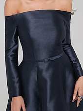 economico Abiti da cocktail-Abiti A-Line per occasioni speciali Abito elegante Ospite di matrimonio Festa di cocktail Lunghezza fino al ginocchio Maniche lunghe Off-Shoulder Seta con abiti plissettati