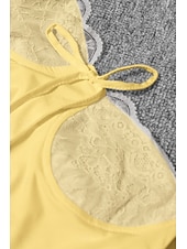 economico Abiti di Laurea-Per donna Mini Abito Abito Bianco Abito da laurea Abito in Pizzo Abito Sottoveste Moda Moderno Compleanno Laurea Data Vestibilità regolare Semplice Senza Maniche Spalline sottili Giallo Chiaro Bianco