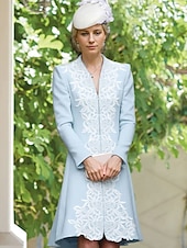 preiswerte Teelänge-Hülsen-/Säulen-Brautmutterkleid Elegantes Vintage Einfach V-Ausschnitt Tee-Länge Krepp Spitze Langarm mit Applikationen Midi Kleid 2025