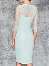 baratos Conjuntos de vestidos para mamãe-Duas Peças Tubinho Até os Joelhos Vestido de convidada de casamento Vestido Para Mãe dos Noivos Manga 3/4 Decote Princesa Elegante Tamanhos Grandes Convidado do casamento Igreja Chiffon Renda