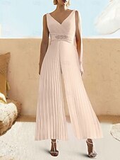 billige Buksedresser og jumpsuits-Jumpsuits Elegant Kjole Bryllupsgjester Sommer Ankellengde Uten Ermer V-Hals Chiffon Stige Bak med Bukser Krystaller