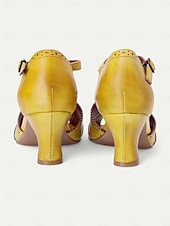 levne 30. léta-dámské vintage žluté vykukující podpatky z 30. let – retro kožené sandály s páskem kolem kotníku a brogue detaily pro elegantní dámy, ideální na večírky a formální události