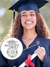 economico Collana da donna-Set di collana e spilla con bussola di laurea 2025 - gioielli in argento con ciondolo a forma di berretto e diploma, un regalo motivazionale per laureate, studentesse e laureandi
