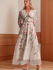 billige Gulvlengde-Blomstermønstrete Broderte Blonder A-Linje Mor til Bruden Kjole Semi Formell Kjole Strand Bryllup Enkel Minimalistisk V Hals Gulvlengde Tyll Lange Ermer med Fløyels Belte  Bånd