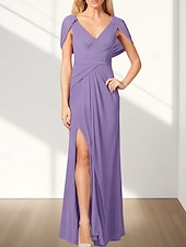 abordables Robes pour invitées de mariage-Robes d&#039;invitée de mariage A-Line Élégante Robe Invitée de mariage Fiançailles Longueur de sol Sans manches Col en V Chiffon Dos drapé avec plis Fente
