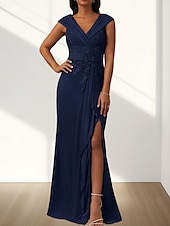 baratos Comprimento do chão-Vestido Mãe da Noiva Sereia  Trompete Convidada de Casamento Elegante Decote em V Comprimento de Chão Chiffon Sem Mangas com Rendas e Apliques Fenda Frontal
