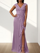 baratos Comprimento do chão-Vestido Mãe da Noiva Sereia  Trompete Convidada de Casamento Elegante Decote em V Comprimento de Chão Chiffon Sem Mangas com Rendas e Apliques Fenda Frontal