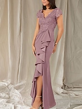 preiswerte Bodenlänge-Meerjungfrau  Trompeten Brautmutter Kleid Hochzeitsgast Eleganter V-Ausschnitt Bodenlang Chiffon Spitze Cap Ärmeln mit Spitzen Rüschen Applikationen