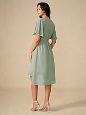 halpa Kukkaiset mekot-Naisten Polvipituinen mekko Morsiusneito mekko A linjainen mekko Tyylikäs Flounce Sleeve Häävieras Cocktailjuhla Normaali Tavallinen Lyhythihainen V kaula-aukko Punastuvan vaaleanpunainen Sininen