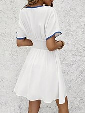 billiga Bohemklänningar-Dam Mini klänning Boho-klänning Klänning med tryck Västerländsk klänning Klassisk Modern Semester Helgdag Helgen Normal Blomma Kortärmad V-hals Vit Sommar