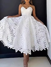 levne Koktejlové šaty-A-Line koktejl šaty Elegantní šaty pro svatební sprchu Bílé svatební šaty pro hosty Midi délka bez rukávů Sweetheart výstřih květinová krajka aplikace