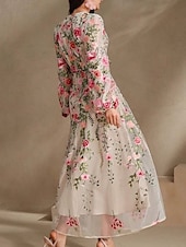 billige Gulvlengde-Blomstermønstrete Broderte Blonder A-Linje Mor til Bruden Kjole Semi Formell Kjole Strand Bryllup Enkel Minimalistisk V Hals Gulvlengde Tyll Lange Ermer med Fløyels Belte  Bånd