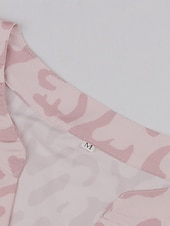 billiga Blommiga klänningar-Dam Mini klänning Volangkjol Ledigt Utomhus Utekväll Lös passning Grafisk Leopard 3/4 ärm V-hals Svart Vit Rodnande Rosa Blå Sommar