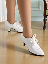 abordables années 1930-Chaussures Oxford victoriennes blanches à lacets et talon chaton pour femmes – Design festonné vintage des années 1920 avec nœud en dentelle pour des mariages élégants, des goûters et des looks d&#039;inspiration rétro