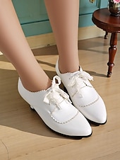 abordables années 1930-Chaussures Oxford victoriennes blanches à lacets et talon chaton pour femmes – Design festonné vintage des années 1920 avec nœud en dentelle pour des mariages élégants, des goûters et des looks d&#039;inspiration rétro