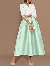abordables Robes de cocktail-Robes Cocktail Deux Pièces Élégantes à la Plage Robe de Fête Robe de Mariage Mi-Longue Longue Manche V Col Satin avec Plis Robes