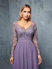 tanie Długość podłogi-Krój A Sięgająca podłoża Sukienka dla gościa weselnego Suknia Suknia wieczorowa Sukienka dla matki panny młodej Długi rękaw W serek Elegancja Studniówka Wieczorna impreza Ślub Szyfon z Plisy