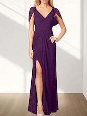 abordables Robes pour invitées de mariage-Robes d&#039;invitée de mariage A-Line Élégante Robe Invitée de mariage Fiançailles Longueur de sol Sans manches Col en V Chiffon Dos drapé avec plis Fente