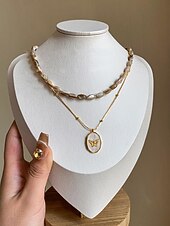 abordables Collier pour femme-Collier médaillon papillon en or pour femme - pendentif ovale de style vintage avec perles et compartiment photo caché, élégant cadeau d&#039;anniversaire, d&#039;anniversaire ou de remise de diplôme