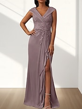baratos Comprimento do chão-Vestido Mãe da Noiva Sereia  Trompete Convidada de Casamento Elegante Decote em V Comprimento de Chão Chiffon Sem Mangas com Rendas e Apliques Fenda Frontal