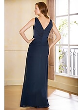 abordables Avec veste-Deux Pièces Ligne A Robe de Mère de Mariée  Élégant Col en V Longueur au sol Chiffon manche longue Echarpe incluse avec Volants Niveaux Couleur Unie 2025