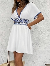 billiga Bohemklänningar-Dam Mini klänning Boho-klänning Klänning med tryck Västerländsk klänning Klassisk Modern Semester Helgdag Helgen Normal Blomma Kortärmad V-hals Vit Sommar