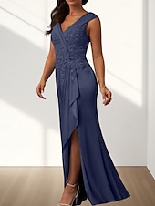 baratos Comprimento do chão-Vestido Mãe da Noiva Sereia  Trompete Convidada de Casamento Elegante Decote em V Comprimento de Chão Chiffon Sem Mangas com Rendas e Apliques Fenda Frontal