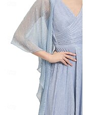 preiswerte Bodenlänge-Metallic Lurex Chiffon A-Linie Mutter der Braut Kleid elegantes einfach minimalistisches V-Ausschnitt bodenlang halbärmel mit Rüschendetails