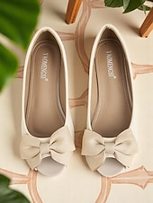 baratos Retrô dos anos 1950-sapatilhas peep toe com laço creme para mulheres – sapatos elegantes de balé estilo anos 1950 para madrinhas, looks de primavera e conforto diário