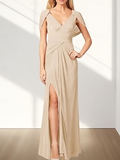 abordables Robes pour invitées de mariage-Robes d&#039;invitée de mariage A-Line Élégante Robe Invitée de mariage Fiançailles Longueur de sol Sans manches Col en V Chiffon Dos drapé avec plis Fente