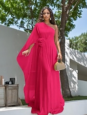 abordables Robes pour invitées de mariage-Robes de mariée Sirène  Trompette Une épaule Sans manches Longueur de sol en mousseline de soie Robes de mariée avec fleurs