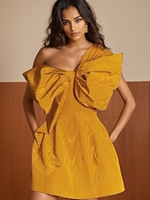 abordables Robes de bal de rentrée scolaire-Robe Moire moutarde jaune haute couture robe de bal A-Line robes de retour à la maison jacquard élégant robe formelle semi-formelle mariage courte  mini sans manches épaule unique avec nœud(s) robe