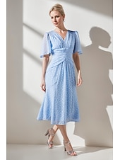 baratos Comprimento do chão-Vestido de mãe da noiva em linha A com bolinhas queimadas azul-celeste, elegante e simples, para convidada de casamento, decote em V, comprimento até o chão, renda de chiffon, manga curta com franzido