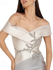 preiswerte WEISS-Meerjungfrau  Trompete Abendkleid Elegantes Kleid Formelle Hochzeit Bodenlang Ärmellos Offene Schulter Satin mit Perlen